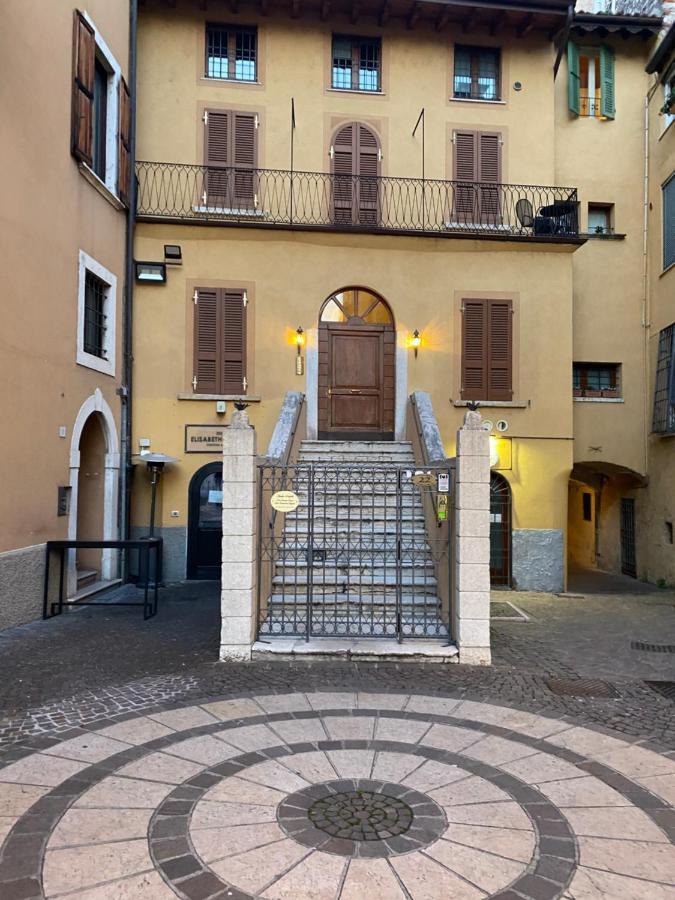 Appartamento Antico Teatro サロ エクステリア 写真